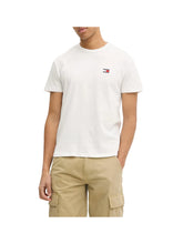 TOMMY JEANS 1USCITA T-shirt con distintivo Tommy tono su tono Bianco Bianco